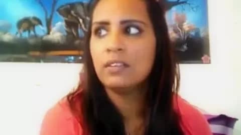 Desi Horny Aunty smoking n showing everythng