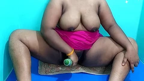 Tamil Mahi Aunty Self Masturbating With Cucumber