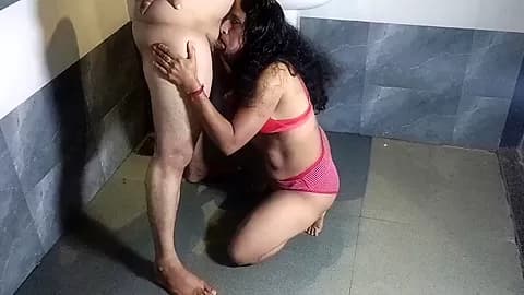 Indian Hot Couple Sex In Bathroom