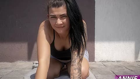 Satisfying Yoga Session With Raw Pussy Fingering And Squirt At The End - VRStars
