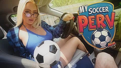 Elana Bunnz & Conor Coxxx in Let Stepmommy Handle That Boner - PervMom