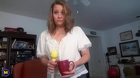 Horny Milf Indigo Has Fun With Cum - MatureNl