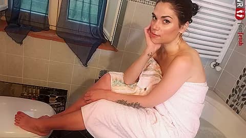 Gorgeously Beautiful Chiara Takes A Warm Bath - Leg and Foot Fetish VR