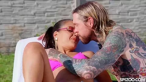 Apolonia Lapiedra Sexy Body Makes Her Crush Fall In Love