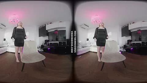 Blonde Melesa Striptease Dancing And Hitachi Vibrating Her Pussy To Orgasm