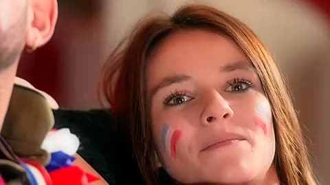 Lily Alix, 28 years old, pastry chef in Marseille and OM fan! - Jacquie et Michel TV