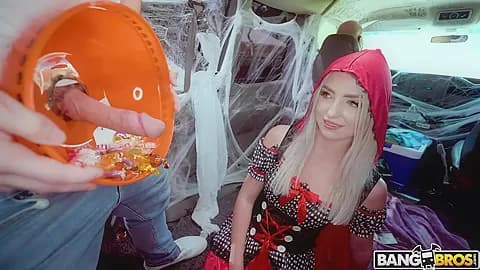 Little Red Riding Hoe