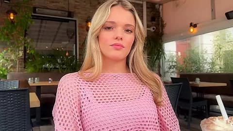 Claudia, 23, young and (very) pretty law student in Bordeaux! - Jacquie et Michel TV