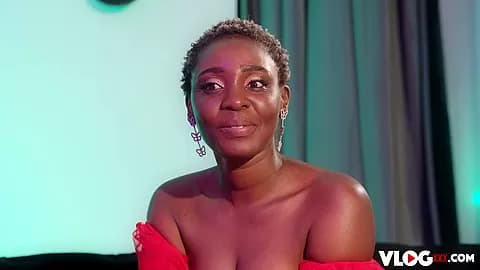 Busty Ebony Zaawaadi Sex Desires Fulfilled